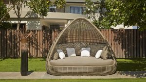2973.02.02_Daybed-Shade_Seashell-Mushroom-15mm_Skyline_14.jpg