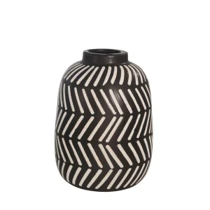 Black-and-white-vase.webp