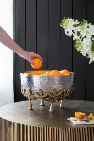 Hammred Metal Bowl With Floral Stand (1)
