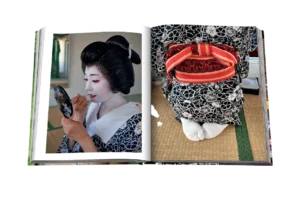 Tokyo-Chic-Spread_01-Photoroom